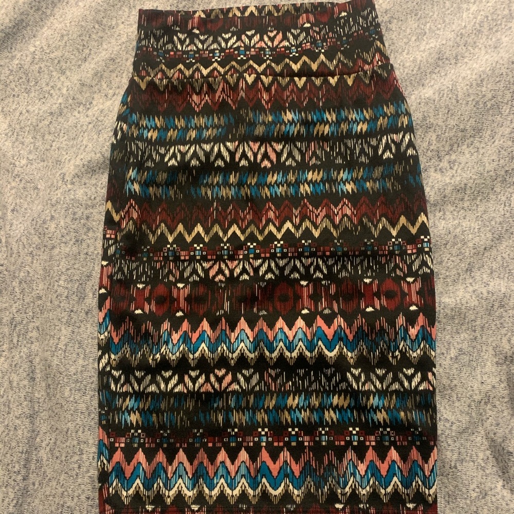 Pattered pencil skirt